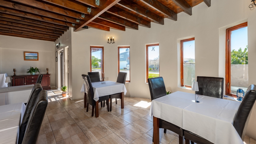 9 Bedroom Property for Sale in Struisbaai Western Cape